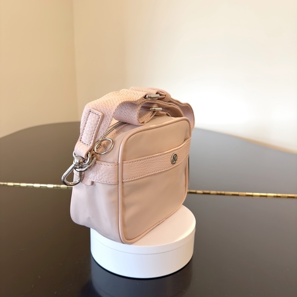 NWT Athletic Athleisure Streetwear Lululemon Now and Always Crossbody Mini/Bag - Picture 7 of 17